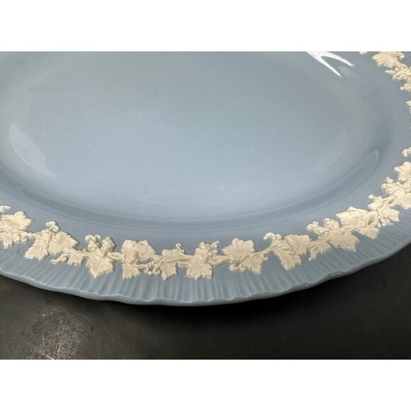 WEDGWOOD Queen's Ware Embossed CREAM ON LAVENDER 14" Platter Shell Edge Grapes - Picture 11 of 12